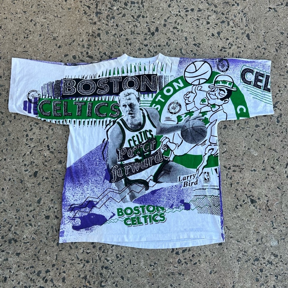 Boston Celtics Larry Bird Magic Johnson T'S Single Stitch AOP Rare
Vtg 90s XL